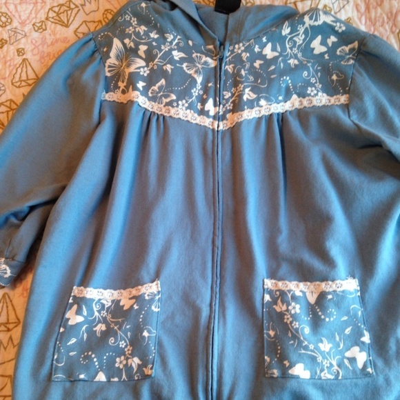 torrid Tops - 曆Blue Butterfly Short-Sleeve Hoodie曆